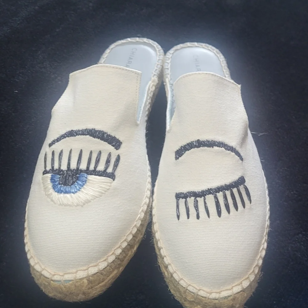 Chiara Ferragni Cream and Black‎ Espadrilles. Sz 40. New In Box